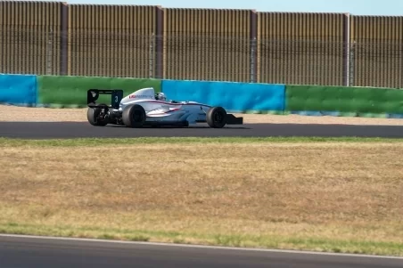 Praktikum cockpit der Formel Renault + Taufe steuerung F1 Dreilokal – Circuit Magny Cours Grand Prix