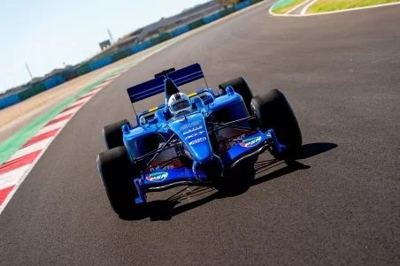 F1 driving course PERFORMANCE - 20 min E (X2) + F1 laps - Circuit of Magny-Cours Club