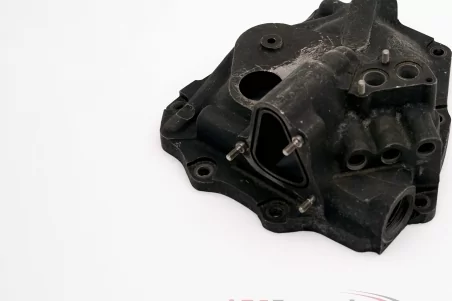 Carter de boîte de vitesse côté droit / Right side gearbox carter BENETTON