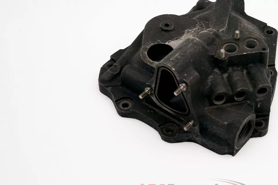 Carter de boîte de vitesse côté droit / Right side gearbox carter BENETTON