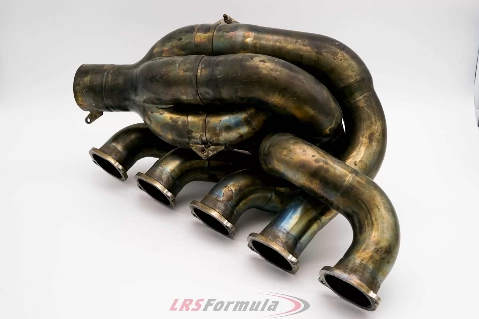 Echappement côté droit / Complete exhaust of a V10 engine