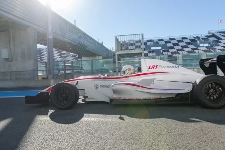 Stage de pilotage Formule Renault + Baptême de pilotage F1 Triplace – Circuit Magny Cours Grand Prix